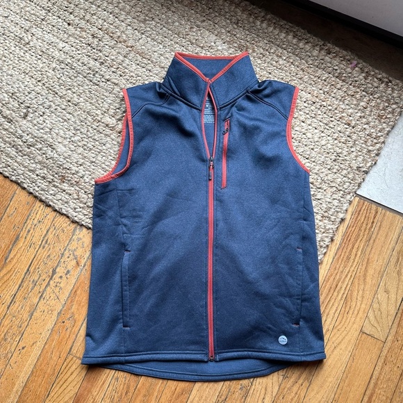 L.L. Bean Men’s Mountain Fleece Vest size: Medium - Picture 3 of 6